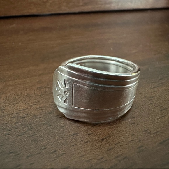 Handmade spoon ring - Picture 5 of 13
